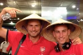 Những hình ảnh đầu tiên của Arsenal tại Việt Nam