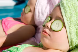 Đừng để trẻ hiểu tự trọng là... chiếc quần jean