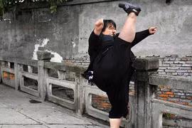 Khoảnh khắc “khó đỡ” của người béo phì