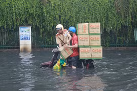 Gặp cảnh sát trong bức ảnh gây “bão” cộng đồng mạng