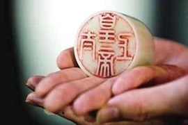 Ai là Thái thượng hoàng đầu tiên trong lịch sử?