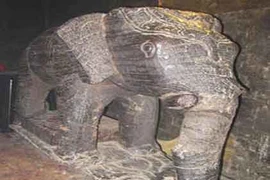 Khiếp đảm hủ tục thiêu trẻ con độc nhất Việt Nam (2)