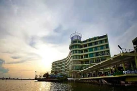 CNN: “Trải nghiệm Hà Nội hoàn hảo với siêu mẫu Hà Anh” 