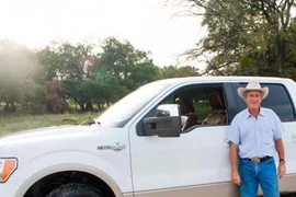 Ford “second-hand” của George Bush “hét” giá ngang Lamborghini mới 