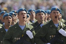 Nga xóa bỏ hút thuốc lá miễn phí trong quân đội