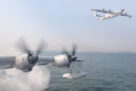 “Thủy quái” SH-5 Trung Quốc tập trận trên biển