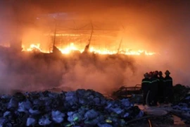 Phong tỏa, điều tra vụ cháy lớn trong KCN Sóng Thần