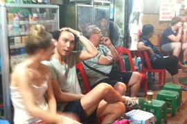 Những câu chuyện 'lạ' về dân chơi 'đổi gió' với... 'gái Tây'