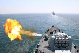 Soi chiến hạm “khủng” Trung Quốc “ồ ạt” sang Nga