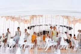 Những ý tưởng “điên rồ” trong các show diễn của Louis Vuitton