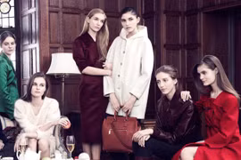 Sắc đỏ Giáng sinh nồng nàn nhịp mốt