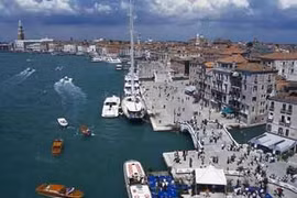 1,7 triệu USD bị cướp chớp nhoáng trên thuyền 