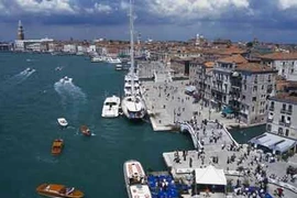 1,7 triệu USD bị cướp chớp nhoáng trên thuyền 