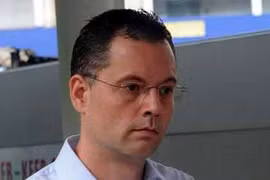 Giám đốc ngân hàng ngồi tù vì mua dâm gái 17