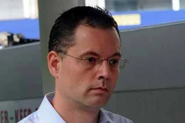 Giám đốc ngân hàng ngồi tù vì mua dâm gái 17