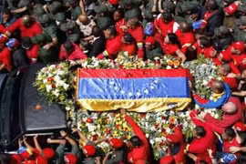 Hàng chục nghìn người đưa tiễn cố TT Chavez 