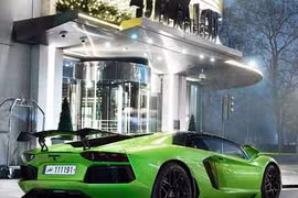 Siêu xe lại “đại náo” trên đường phố