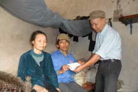 Quà nhân ái đến với hai hoàn cảnh thương tâm