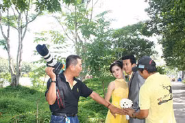 Lạ kỳ chuyện vào nghĩa trang… chụp ảnh cưới