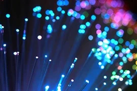 Cáp quang nhanh ngang ngửa... tốc độ ánh sáng