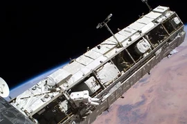 Vì sao loài người phải ”trốn chạy” khỏi Trái đất?