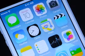 iOS 7 giúp iPhone, iPad điều khiển được bằng... đầu