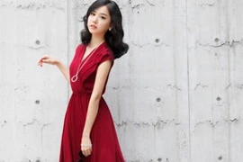 Điểm nhấn tôn vẻ đẹp cho đầm công sở