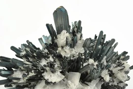 10 loại đá tử thần... giết người trong chớp mắt