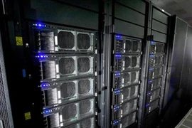 Mỹ bất ngờ “sa thải” siêu máy tính IBM