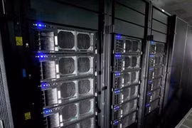 Mỹ bất ngờ “sa thải” siêu máy tính IBM