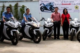 Mô tô “khủng”, xe “siêu” biển của thanh tra, cảnh sát VN