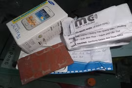 Hài hước trúng thưởng điện thoại, nhận… cục gạch