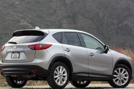 Vina Mazda giảm sốc 130 triệu đồng/xe + tặng “hàng” công nghệ