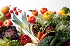 Ăn gì để chống cận thị, tăng nhãn áp?