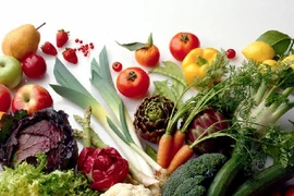 Ăn gì để chống cận thị, tăng nhãn áp?