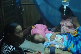 Thiếu nữ uống thuốc sâu sống sót kỳ diệu nhờ bà lang