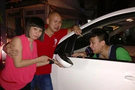 Trấn Thành mất trộm, Kim “siêu vòng 3” nhập viện