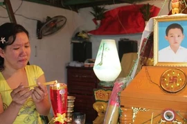 Xót thương cảnh đời bé 7 tuổi lao xuống giếng cứu bạn