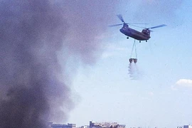 Xem trực thăng “khủng” chữa cháy lớn ở Sài Gòn 1971