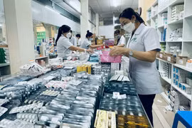 Ban hành Nghị quyết về các giải pháp bảo đảm thuốc, trang thiết bị y tế