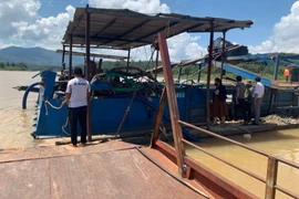 Khai thác cát trái phép, một cá nhân bị phạt hơn 325 triệu đồng