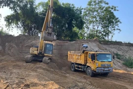 Bị xử phạt hơn 600 triệu đồng vì Khai thác cát trái phép