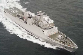 Tìm máy bay Air Asia, tàu chiến Indonesia hỏng sonar