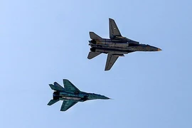 Cận cảnh dàn chiến đấu cơ Iran tập trận cực lớn