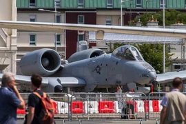 Điểm mặt, chỉ tên kho vũ khí ở triển lãm Paris (1)