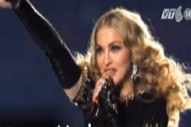 Lộ diện nữ ca sĩ giàu nhất thế giới