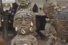 Video: Rợn người khu chợ bán hàng nghìn đầu lâu động vật