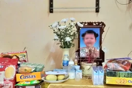 Bà ngoại bé gái 3 tuổi nghi bị mẹ đẻ và cha dượng bạo hành tử vong: “Cháu tôi bị mẹ định bỏ từ khi thai 6 tháng“