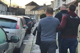 Đường dây buôn 10.000 người sang Anh bị bắt giữ 