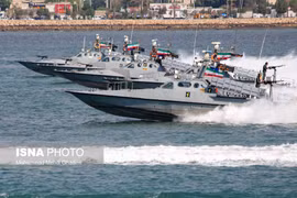 Hải quân Hồi giáo Iran phô trương sức mạnh cực khủng, Mỹ có dè chừng?